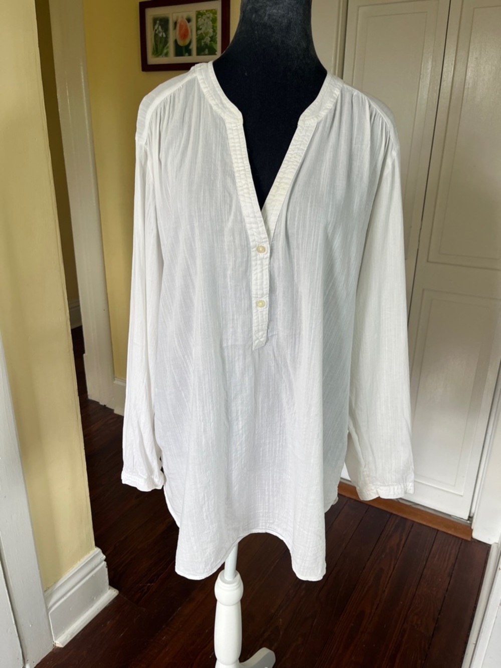 Old Navy White Long-Sleeve Button Placket Casual Shirt